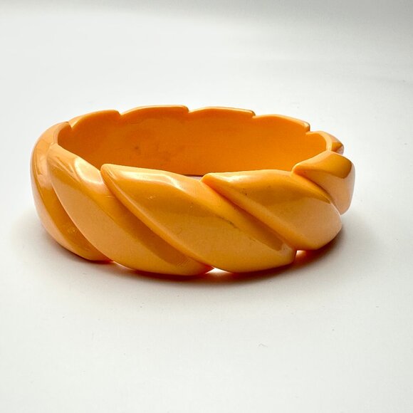Lemons and Oranges — Vintage Carved Lucite Bangles Pairing — Size 8 — EUC - Picture 7 of 12